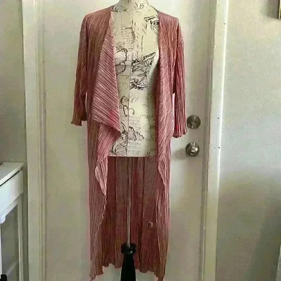 NWT LuLaRoe Women's Size Medium Shirley Kimono Solid Rose Gold Vertical Stripes - Picture 1 of 11